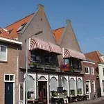 De Magneet 3*