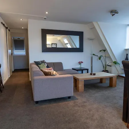 Otel De Magneet Hoorn (North Holland)
