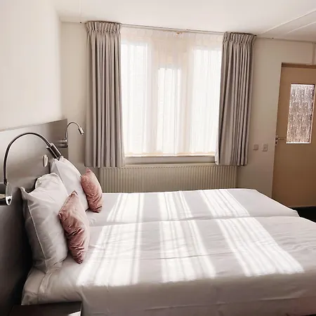 Otel De Magneet Hoorn (North Holland)